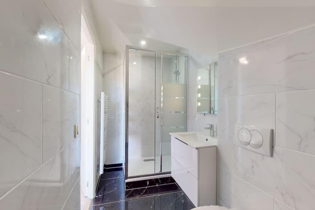 Apartment 12.studio#creteil#loft#cinema#exclusif